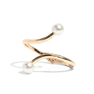 Elegant Gold Pearl Hinge Bracelet